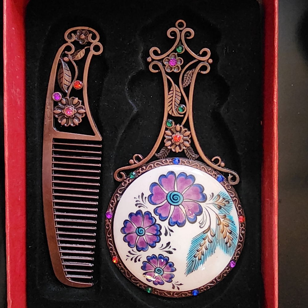 New Mirror and Comb Set